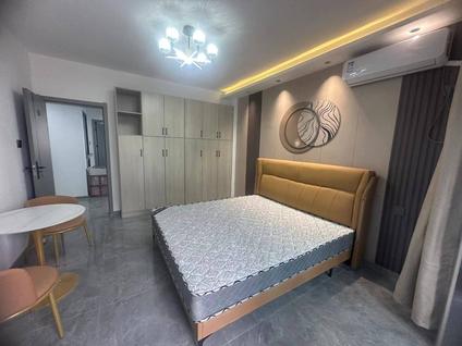 朝阳亚运村合租 荣尊堡国际俱乐部公寓2室1厅/94平/低楼层