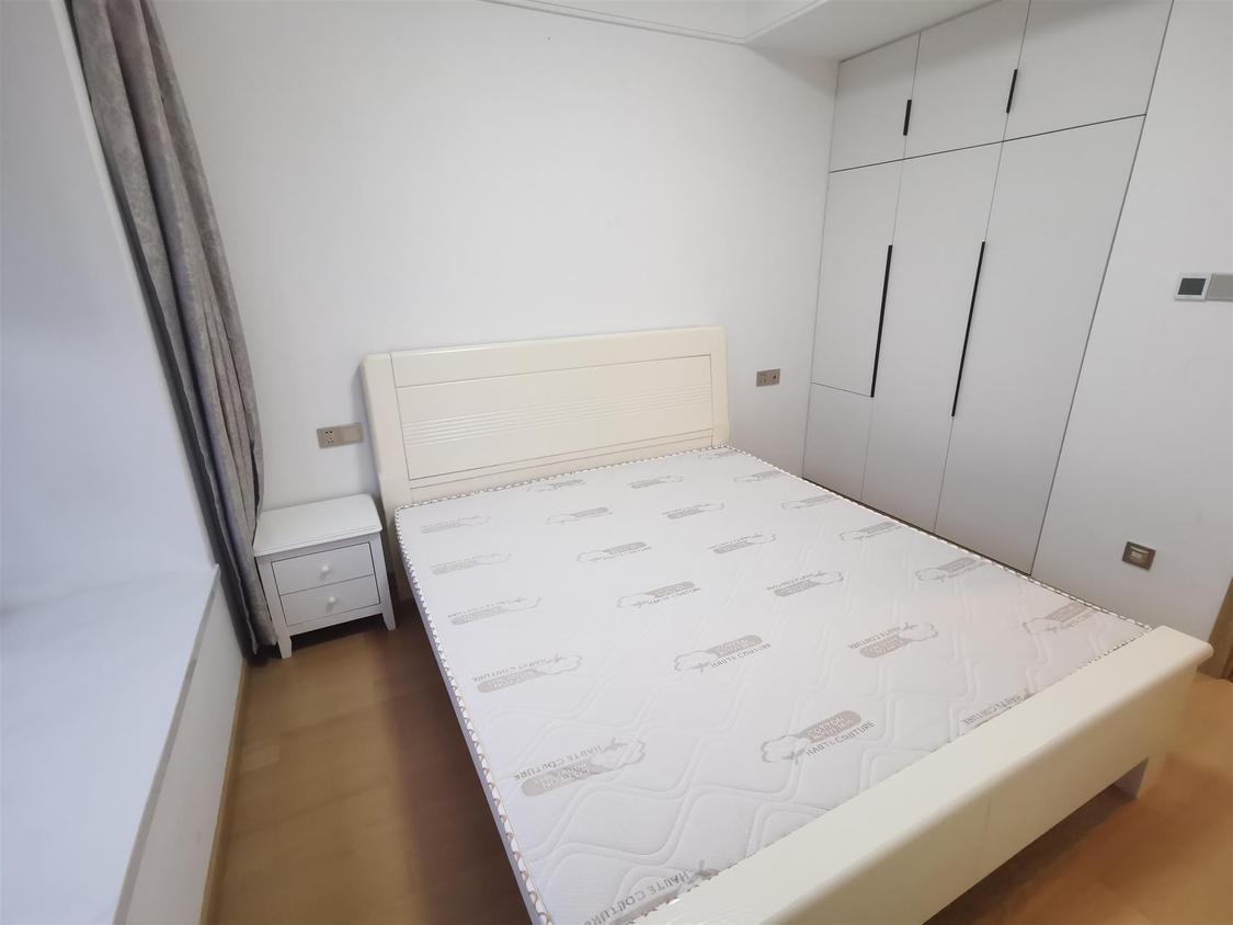 整租·龙湖天钜