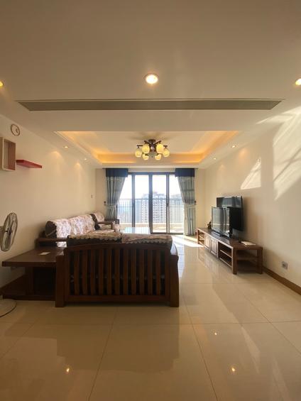 香洲新香洲整租 华发四季3室2厅/105平/顶层