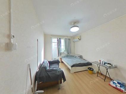 东城东四整租 美术馆后街1室1厅/50平/中楼层