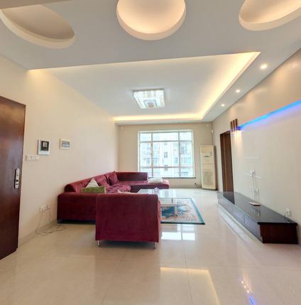 香洲新香洲整租 三好名苑3室2厅/148平/高楼层