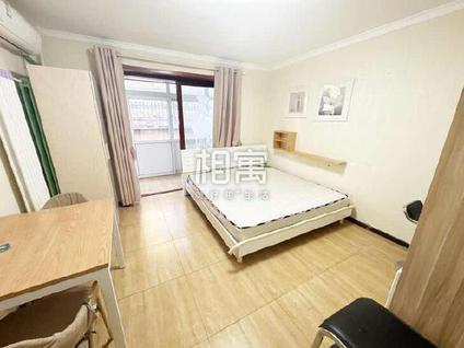 石景山苹果园合租 林业楼3室1厅/18平/低楼层