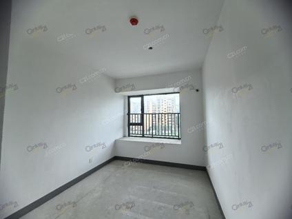 龙湾滨海整租 臻园2室2厅/80平/低楼层