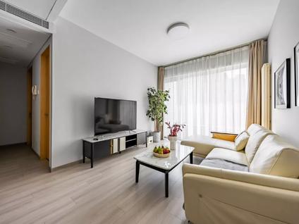 朝阳国贸CBD整租 华贸公寓1室1厅/86平/中楼层