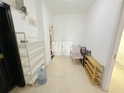 滨江滨江区政府合租 滨江倾城之恋4室1厅/10平/中楼层