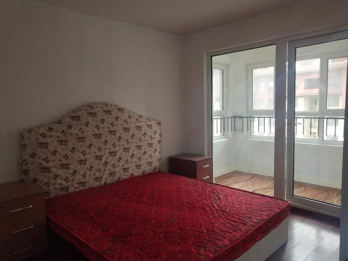 整租·鸿坤罗纳河谷果岭墅