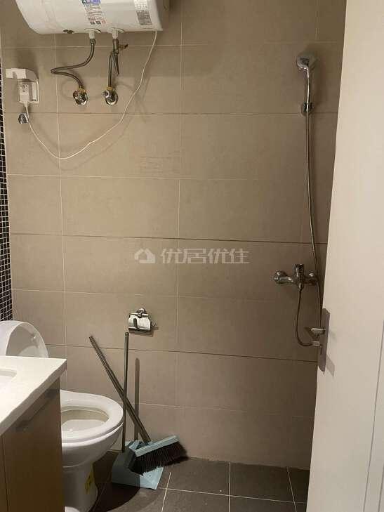 合租·世界侨商中心