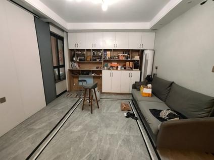 红旗柳青路整租 绿都温莎城邦2室2厅/81平/低楼层