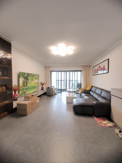 斗门井岸整租 华发又一城3室2厅/136平/高楼层