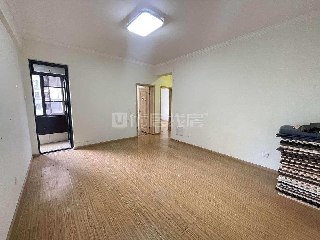 整租·云南映象(城市公园广场)