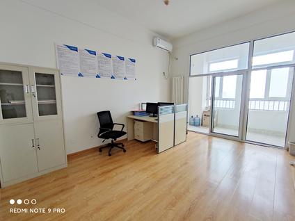 黄岛辛安整租 东升家园2室1厅/75平/顶层