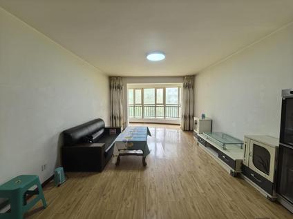 城西海湖新区整租 海宏一号C区3室2厅/136平/低楼层