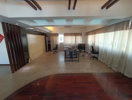 新会中心城区整租 世纪商业街(商住楼)4室2厅/200平/高楼层