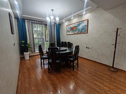 尧都尧都整租 滨河湾城市花园3室2厅/176平/低楼层