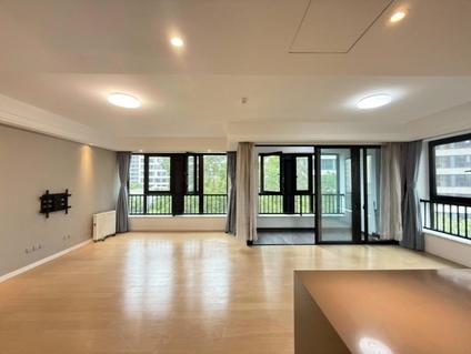 浦东前滩整租 前滩华唐名邸4室2厅/204平/低楼层