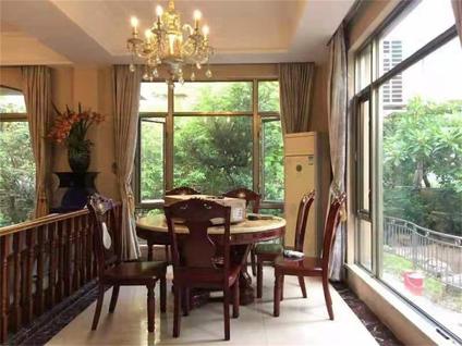 江海外海整租 江海碧桂园4室2厅/217平/低楼层