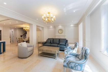 黄浦豫园整租 露香苑7室2厅/412平/低楼层