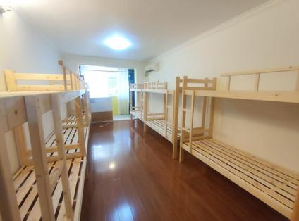 静安新客站整租 华盛大楼1室1厅/52平/中楼层