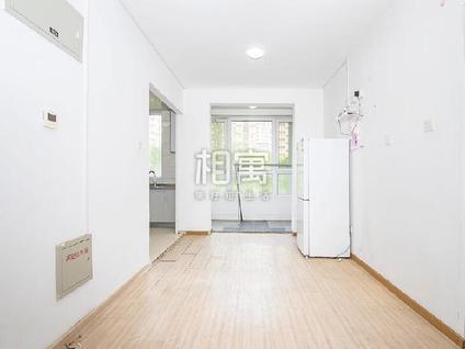 通州土桥合租 DBC加州小镇(C区)4室1厅/30平/低楼层