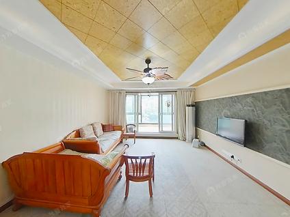 雨花台板桥新城整租 金地自在城(第四街区)3室2厅/131平/中楼层