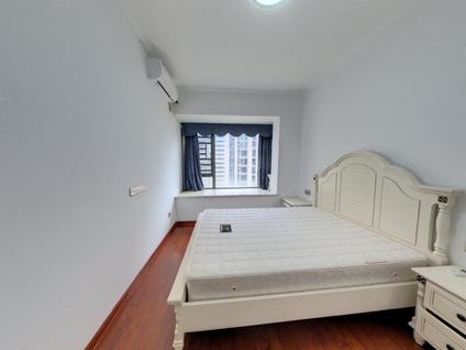 美兰国兴整租 海航豪庭(北苑二区)3室2厅/137平/中楼层