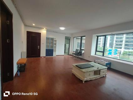 湖里祥店整租 建发中央天成3室2厅/142平/低楼层