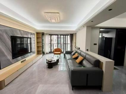 澄海澄海整租 金华豪庭4室2厅/130平/中楼层