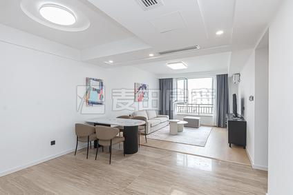 朝阳东大桥整租 圣世一品1室1厅/83平/中楼层