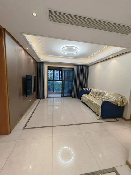 雨花台南站整租 绿地玉晖4室2厅/145平/低楼层