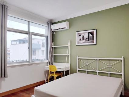 静安大宁合租 永灵小区4室1厅/13平/高楼层