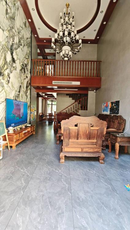 万秀万秀整租 恒大山水城5室3厅/200平/低楼层