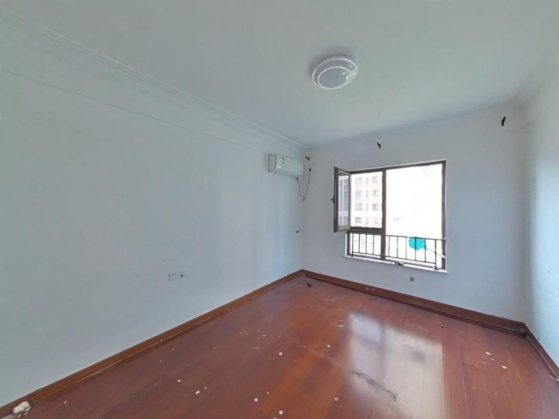 整租·曲江华著中城