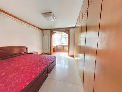 万柏林西客站整租 西华苑2室2厅/78平/中楼层