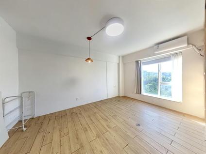 湖里大唐整租 佳馨美墅6室2厅/227平/中楼层