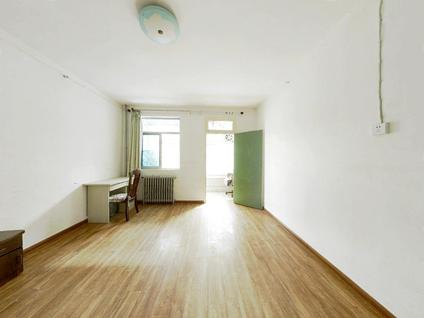 灞桥港务大道整租 西航花园1室0厅/33平/中楼层