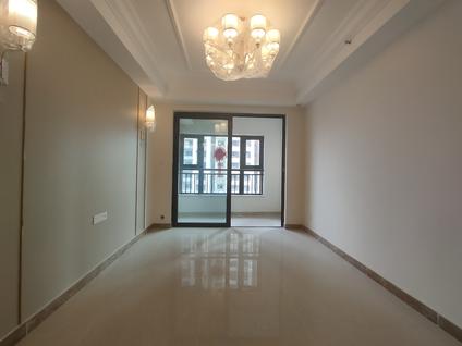 江北江北嘴整租 恒大中央广场(二期)2室2厅/84平/中楼层