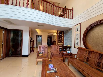 玉州玉州整租 正泰花园4室2厅/200平/高楼层