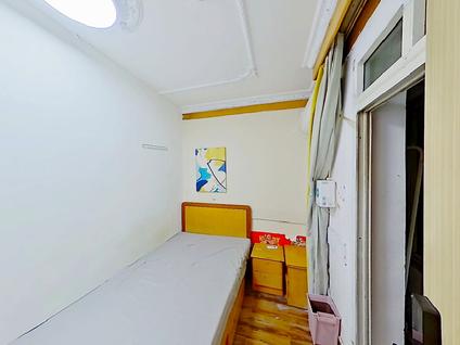 上城近江合租 耀江福村3室1厅/8平/中楼层