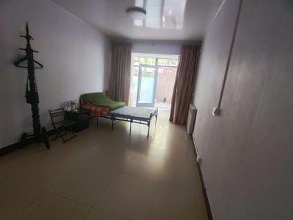 新华合作路整租 人行宿舍(国泰街)3室1厅/60平/地下