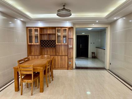 茂南茂南整租 中银名苑4室2厅/178平/高楼层