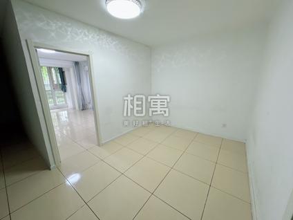 朝阳望京合租 青年报社公寓3室1厅/15平/低楼层