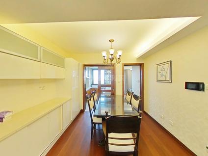 工业园区湖东整租 万科玲珑东区4室2厅/140平/低楼层