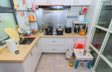 天涯天涯区整租 公园湖畔1室1厅/44平/中楼层