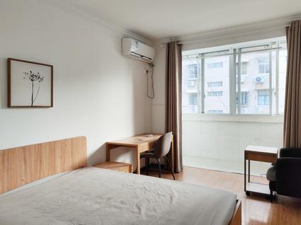 徐汇徐家汇整租 乐山二村2室1厅/47平/高楼层