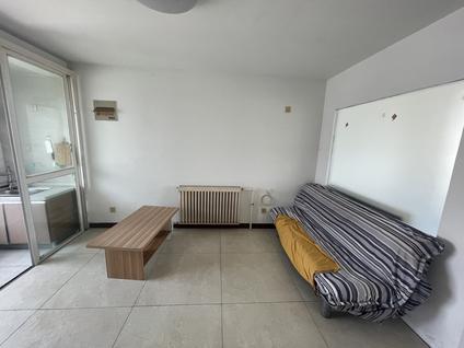 黄岛灵山卫整租 天宇花园2室1厅/60平/顶层