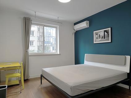 虹口临平路合租 晨林花苑4室1厅/14平/低楼层