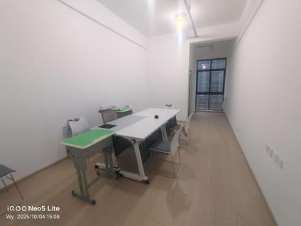 涧西上海市场整租 云峰国际1室1厅/56平/中楼层