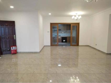 江城江城整租 丰泰公园里4室2厅/144平/中楼层