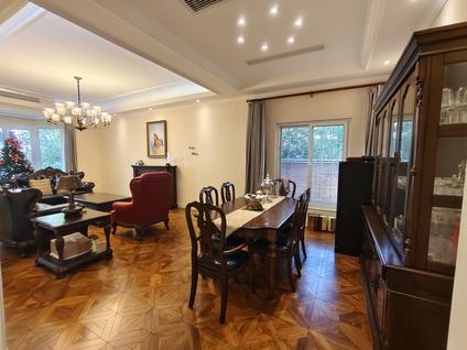 浦东康桥整租 绿宝园(五期)5室3厅/379平/底层