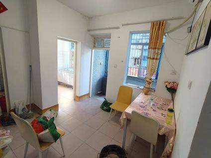 香洲吉大整租 莲花山住宅小区3室1厅/88平/中楼层